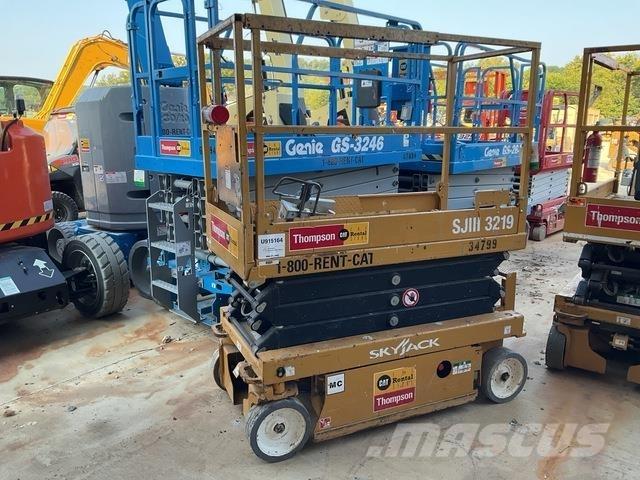 SkyJack SJ3219 Ollós emelők