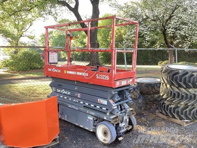 SkyJack SJ3226 Ollós emelők