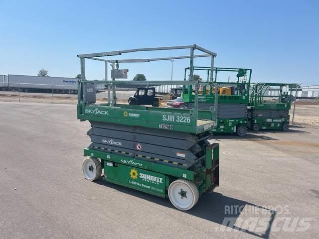 SkyJack SJ3226 Ollós emelők