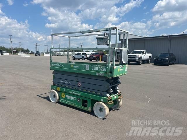 SkyJack SJ3226 Ollós emelők