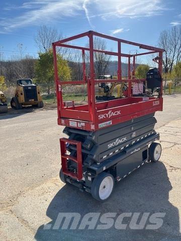 SkyJack SJ3226 Ollós emelők