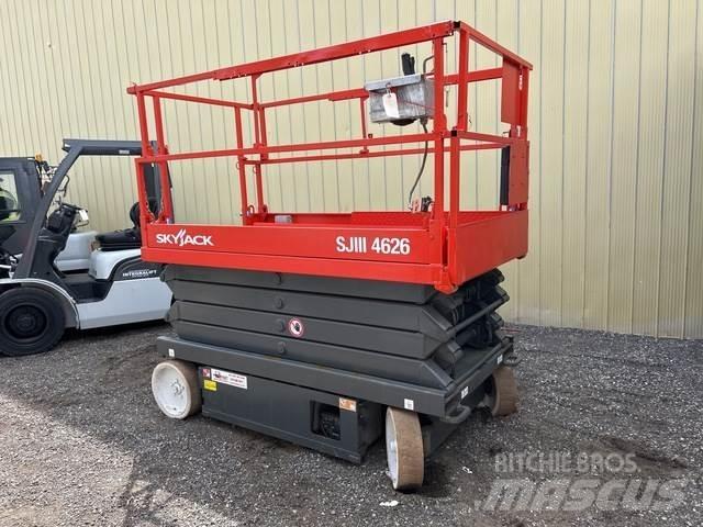 SkyJack SJ4626 Ollós emelők