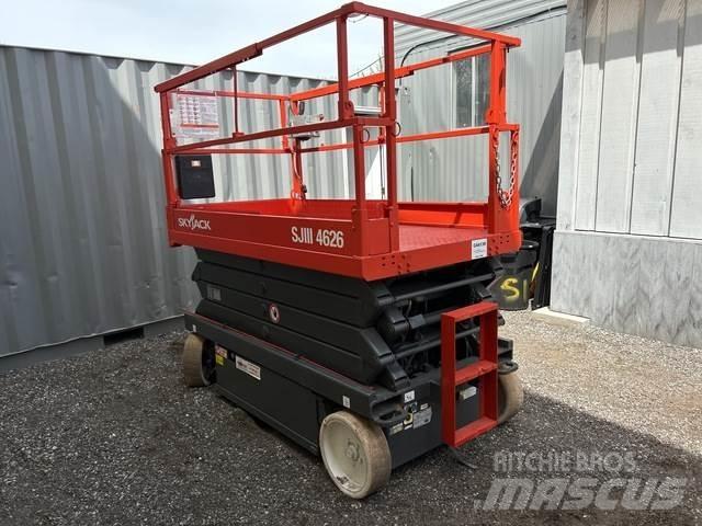 SkyJack SJ4626 Ollós emelők