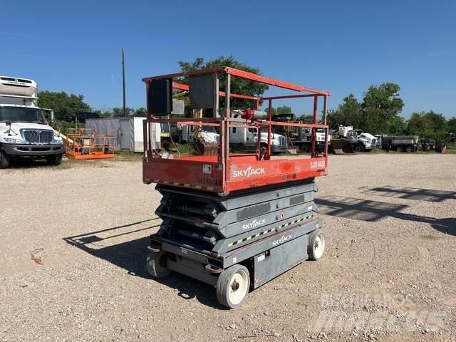 SkyJack SJ4632 Ollós emelők