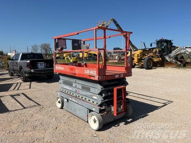 SkyJack SJ4632 Ollós emelők