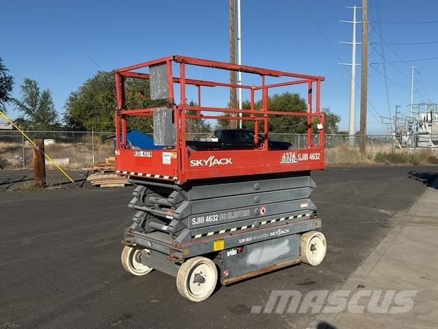SkyJack SJ4632 Ollós emelők