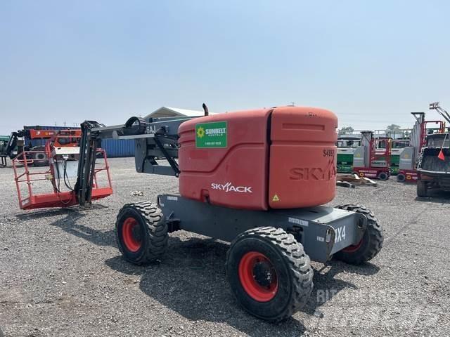 SkyJack SJ46AJ Karos emelők