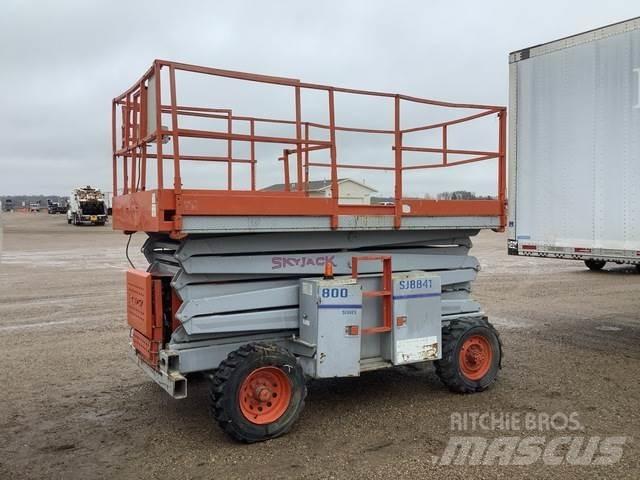 SkyJack SJ8841 Ollós emelők