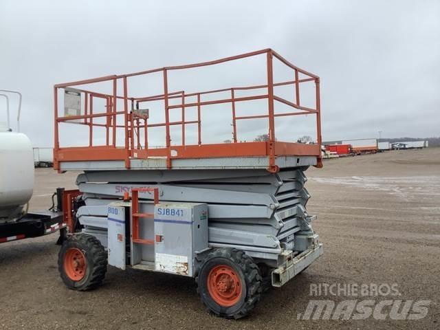 SkyJack SJ8841 Ollós emelők