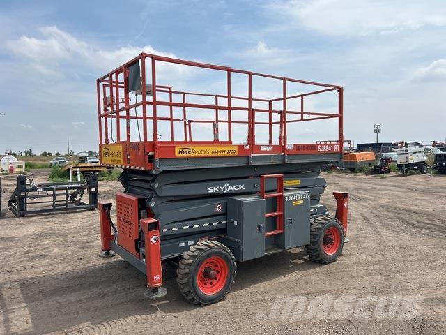 SkyJack SJ8841 Ollós emelők