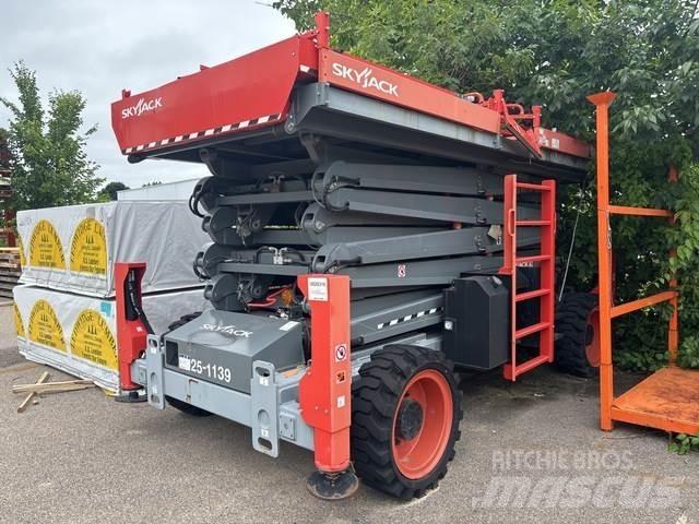 SkyJack SJ9253 Ollós emelők