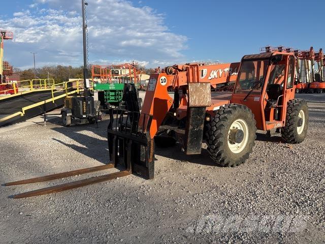 SkyTrak 10054 Teleszkópos rakodók