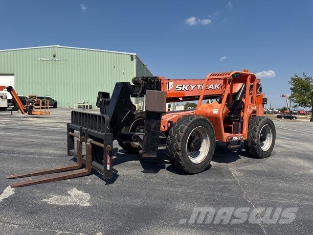 SkyTrak 10054 Teleszkópos rakodók