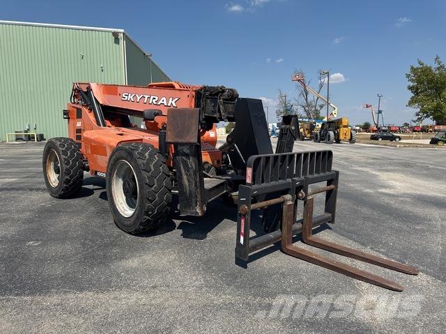 SkyTrak 10054 Teleszkópos rakodók