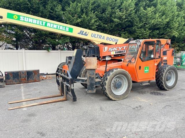 SkyTrak 10054 Teleszkópos rakodók