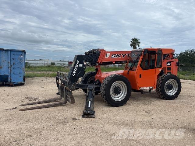 SkyTrak 12054 Teleszkópos rakodók