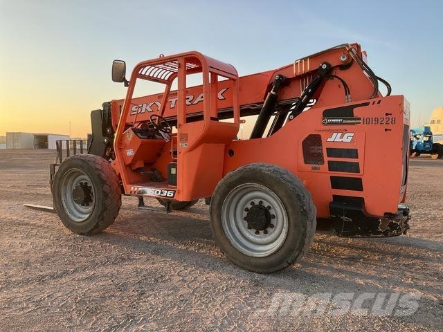 SkyTrak 6036 Teleszkópos rakodók