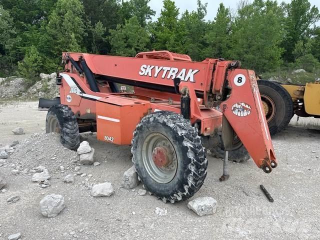 SkyTrak 8042 Teleszkópos rakodók
