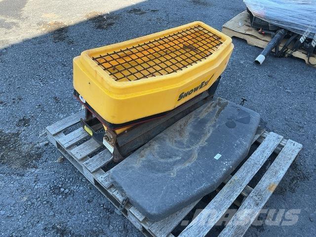 SnowEx SD-600 Homok és Sószórók