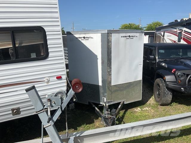  South River Dobozos pótkocsik