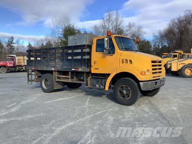 Sterling L7500 Platós / Ponyvás teherautók