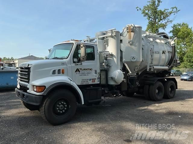 Sterling L9500 Lánctalpas kotrók