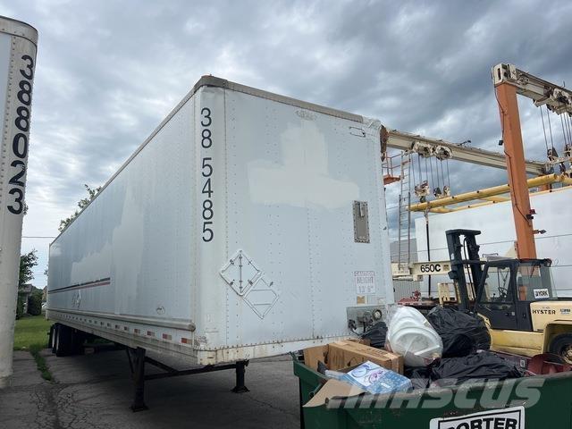 Strick  Dobozos pótkocsik