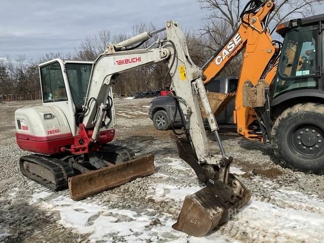 Takeuchi TB240 Lánctalpas kotrók