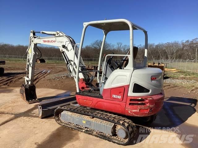 Takeuchi TB240 Lánctalpas kotrók