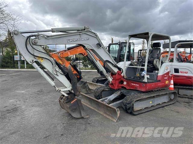 Takeuchi TB260 Lánctalpas kotrók