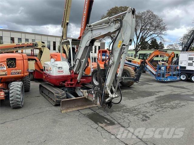 Takeuchi TB260 Lánctalpas kotrók