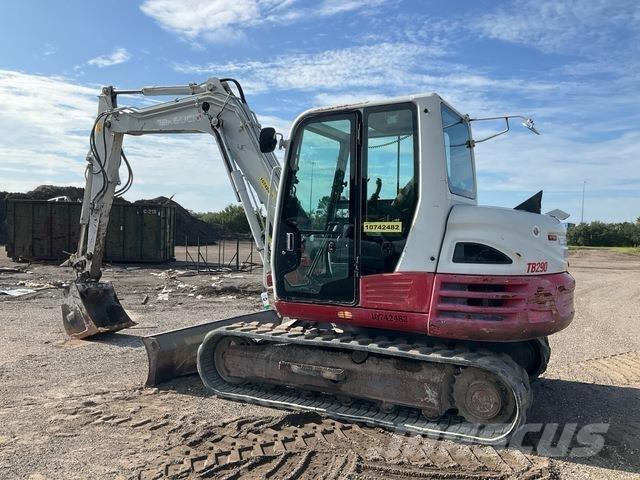 Takeuchi TB290 Lánctalpas kotrók