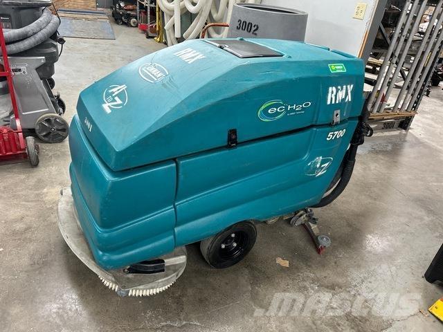 Tennant 5700 Scrubber dryers