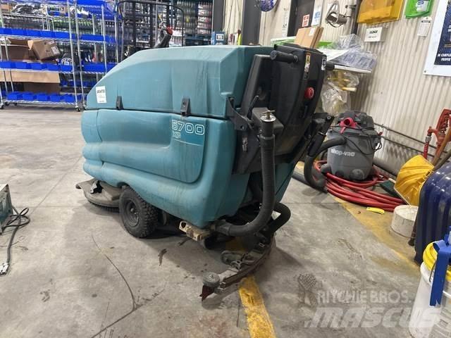 Tennant 5700XP Scrubber dryers