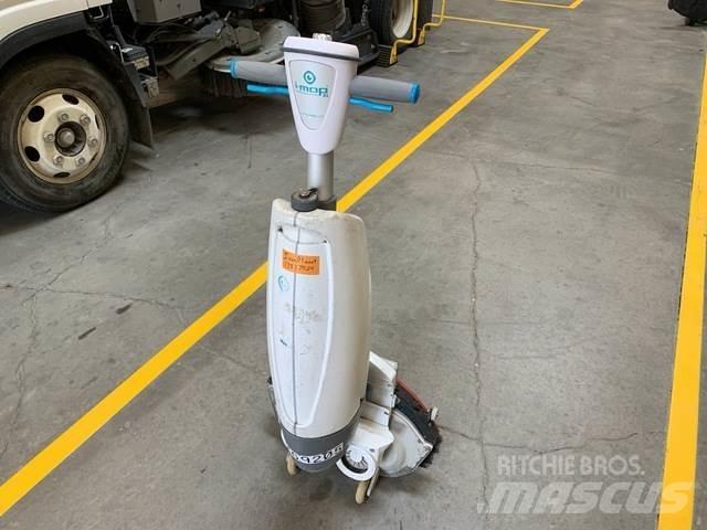 Tennant IMOPXL Scrubber dryers