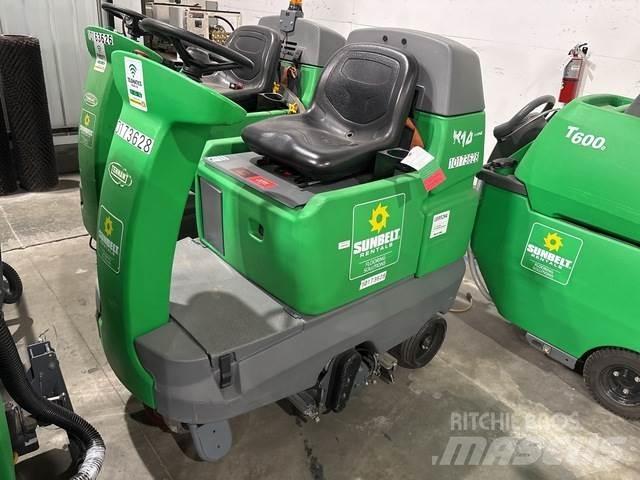 Tennant R14 Scrubber dryers