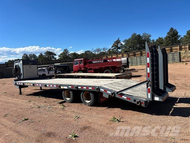 TOWMASTER T-30 Járműszállító pótkocsik