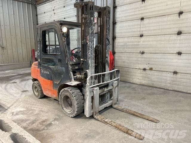Toyota 7FGU32 Építőipar - Egyebek
