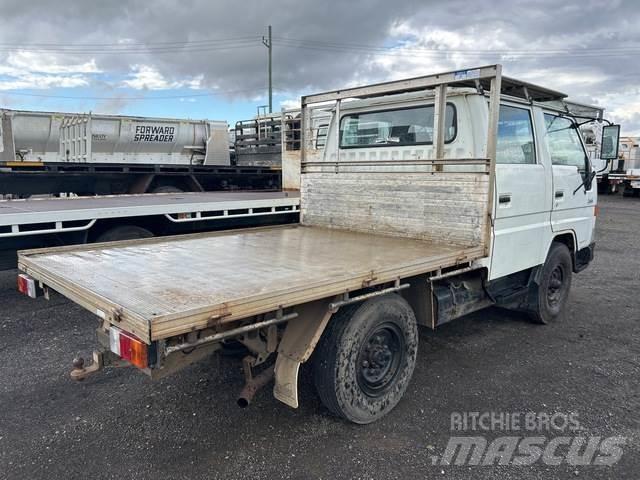 Toyota DYNA Platós / Ponyvás teherautók