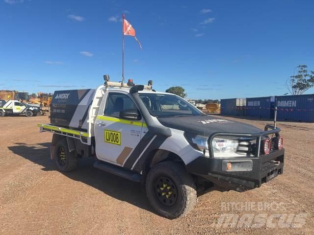 Toyota Hilux Kis teherszállító/Platós kocsi