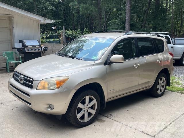 Toyota RAV4 Kistehergépjárművek