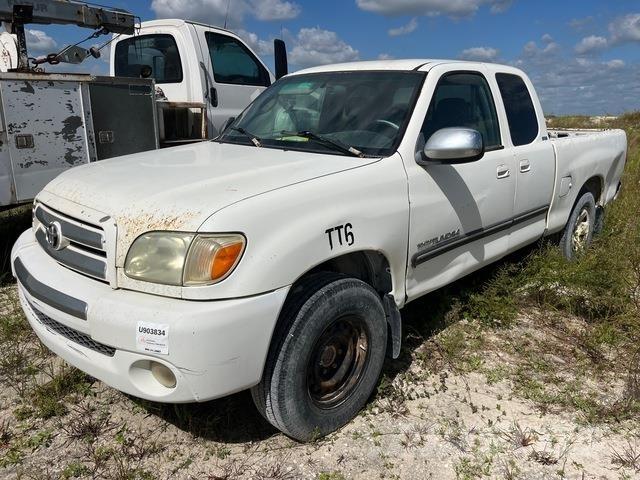 Toyota Tundra Kis teherszállító/Platós kocsi