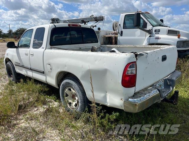 Toyota Tundra Kis teherszállító/Platós kocsi