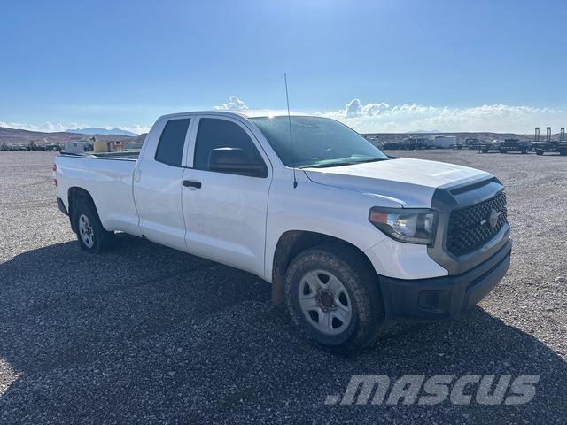 Toyota Tundra Kis teherszállító/Platós kocsi