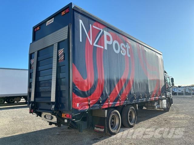 UD CW 26 390 Elhúzható ponyvás