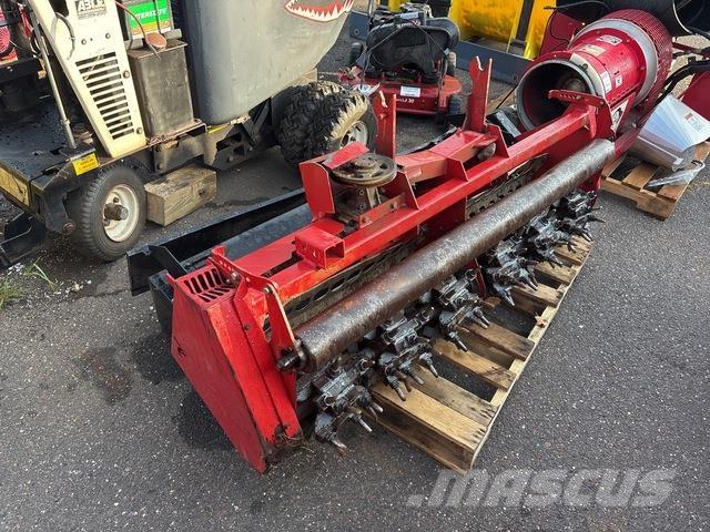 Ventrac EA600 Gyepszellőztetők