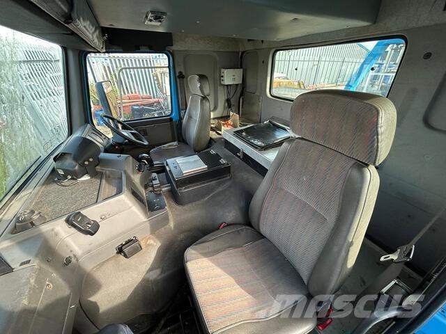 Volvo  Teherautóra szerelt emelők és állványok