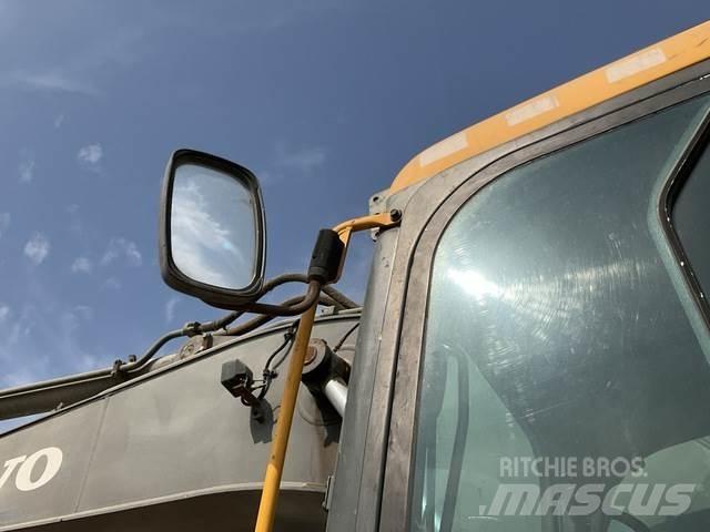 Volvo EC210D Lánctalpas kotrók