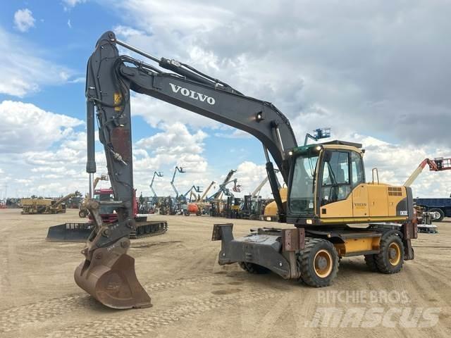 Volvo EW210C Gumikerekes kotrók