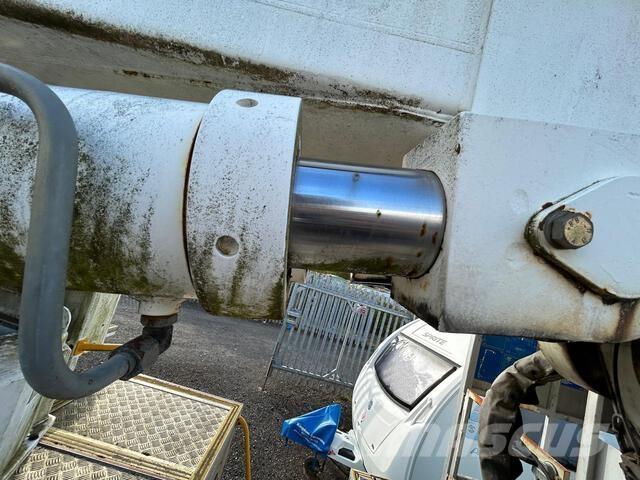 Volvo FL10 Teherautóra szerelt emelők és állványok